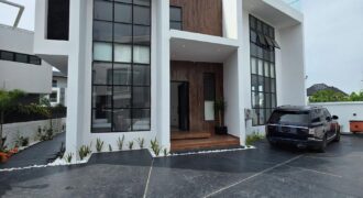 5 BEDROOM FULLY DETACHED DUPLEX