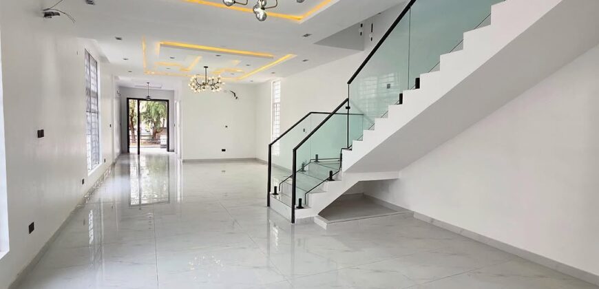 5 BEDROOM DETACHED, IKOTA