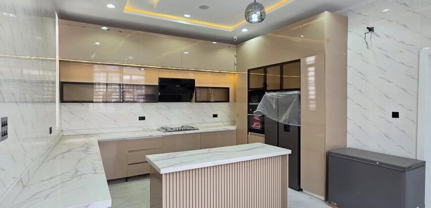 5 BEDROOM DETACHED, IKOTA