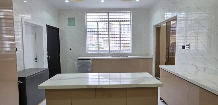 5 BEDROOM DETACHED, IKOTA