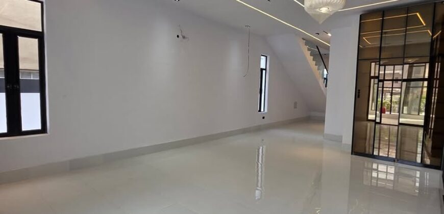 5 Bedroom DETACHED DUPLEX, Ajah Lagos