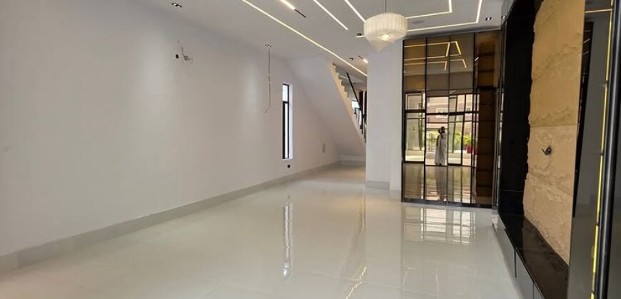 5 Bedroom DETACHED DUPLEX, Ajah Lagos