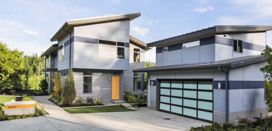 5 BEDROOM FULLY DETACHED DUPLEX