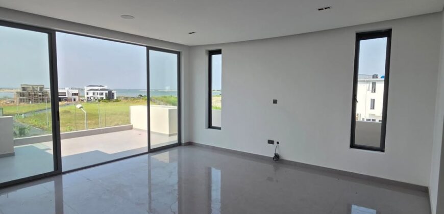 5 BEDROOM SEMI DETACHED DUPLEX